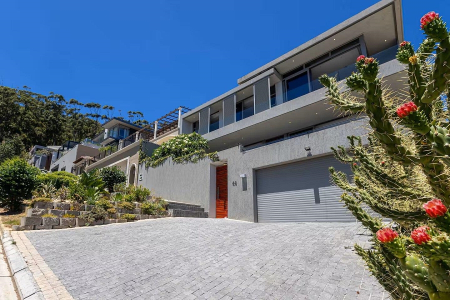 5 Bedroom Property for Sale in Fresnaye Western Cape